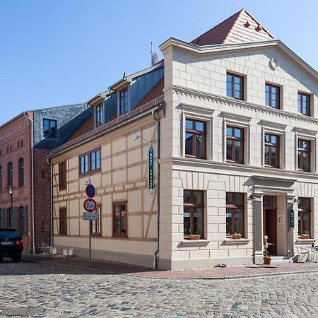 Hotel Und Restaurant Haus Sajons Plau am See Exterior photo