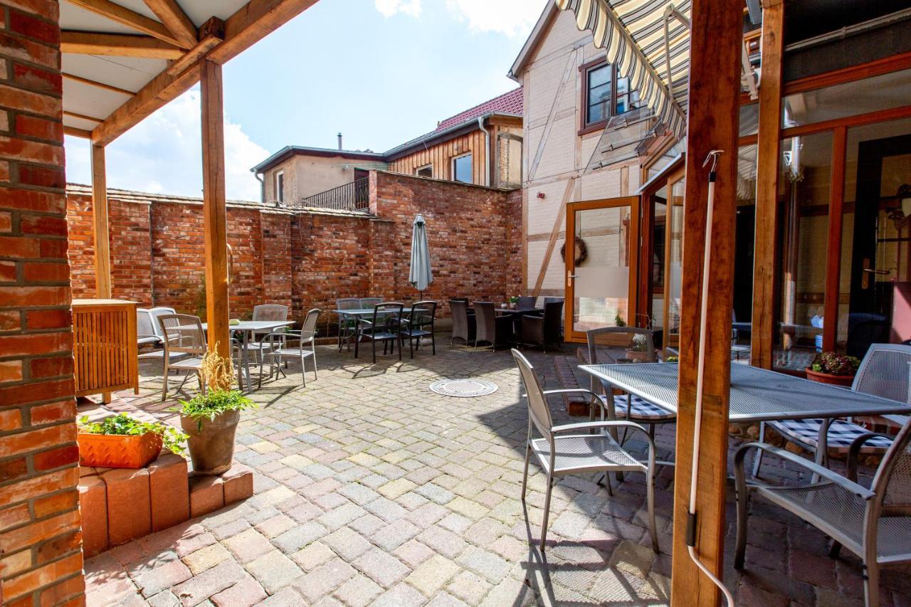 Hotel Und Restaurant Haus Sajons Plau am See Exterior photo